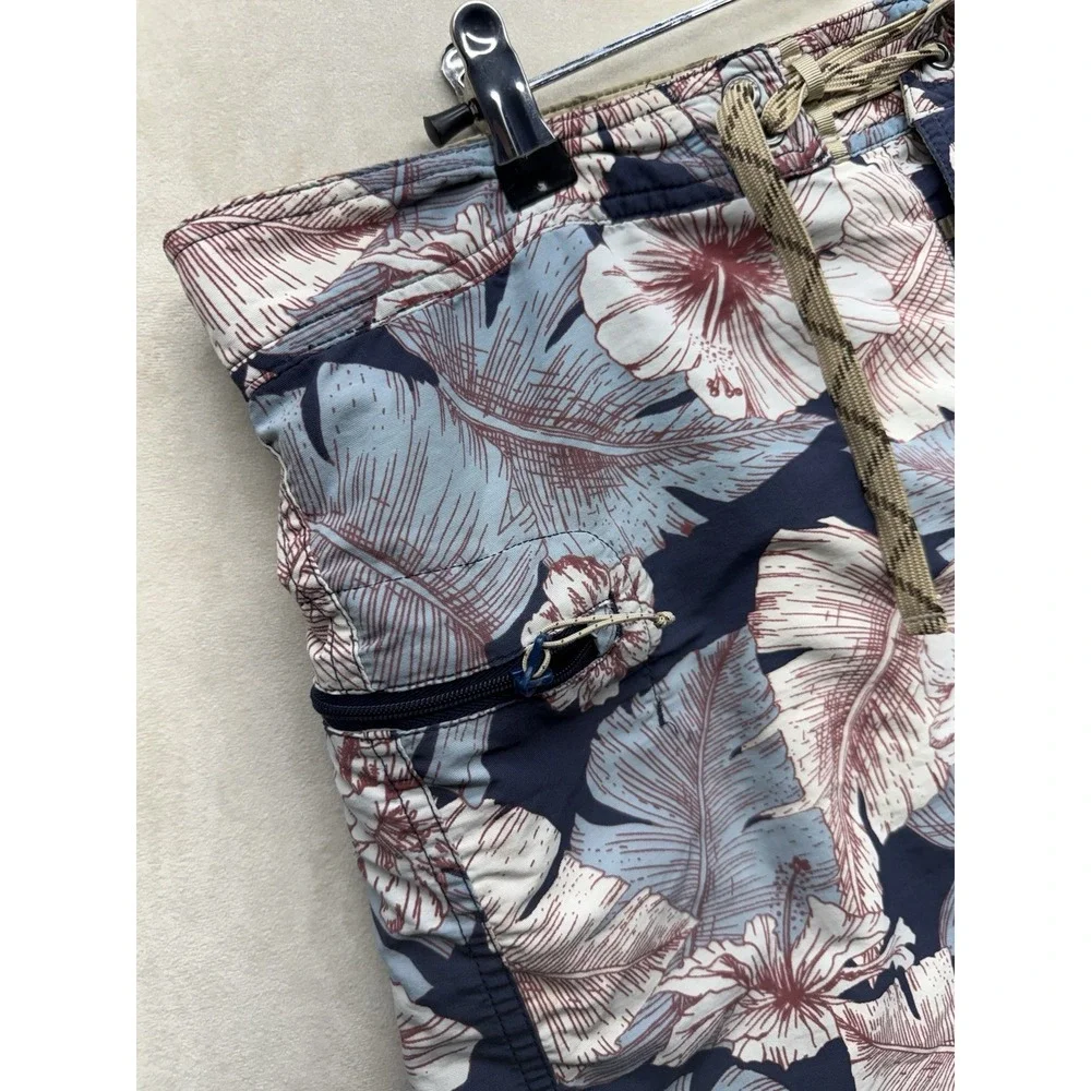 Patagonia Men's Board Swim Shorts Trunks Beach Blue Floral Zip Pocket Size 34